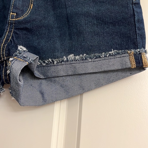 Old navy girls shorts - Picture 2 of 7